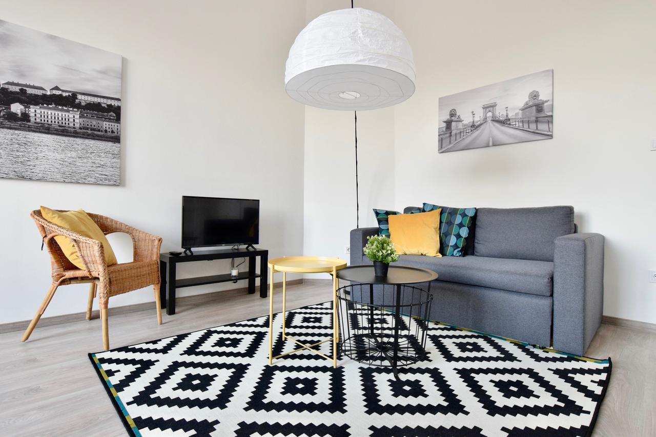 Standard Apartment By Hi5 - Bazilika Suite ブダペスト エクステリア 写真