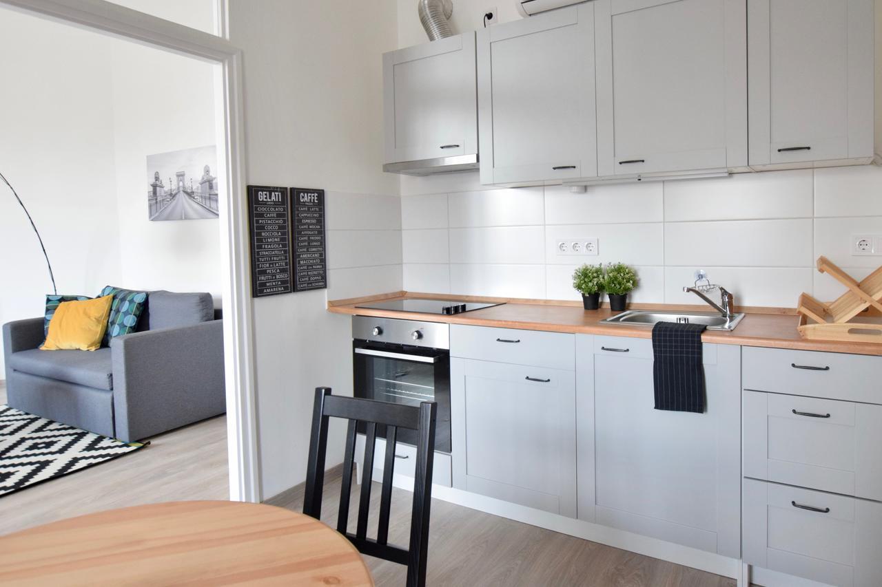Standard Apartment By Hi5 - Bazilika Suite ブダペスト エクステリア 写真