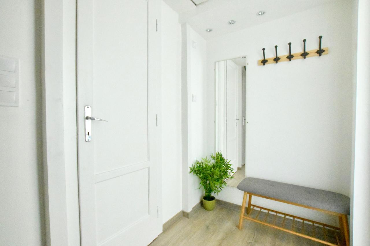 Standard Apartment By Hi5 - Bazilika Suite ブダペスト エクステリア 写真
