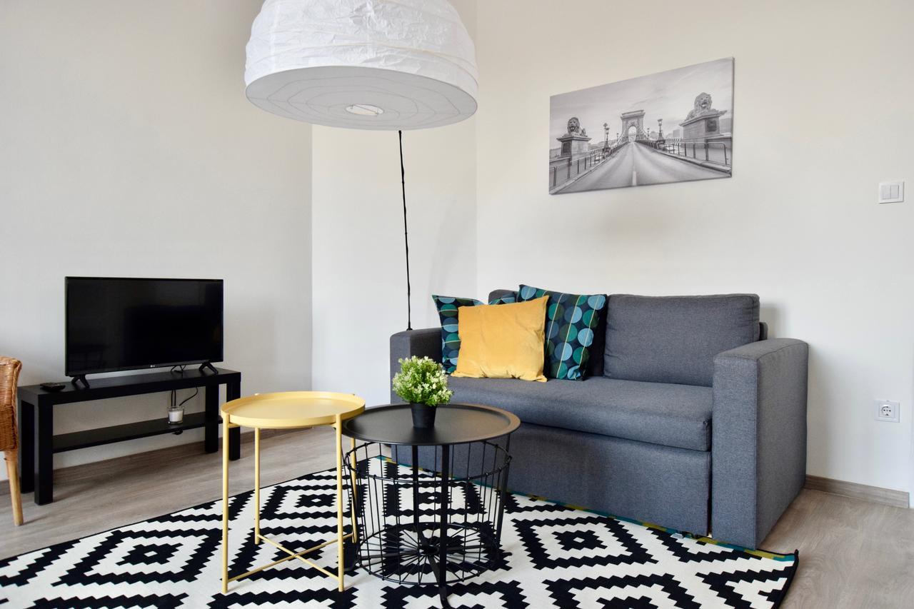 Standard Apartment By Hi5 - Bazilika Suite ブダペスト エクステリア 写真
